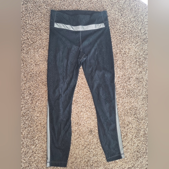 Lululemon Athletica Dark Gray Patterned Leggings - Picture 5 of 11